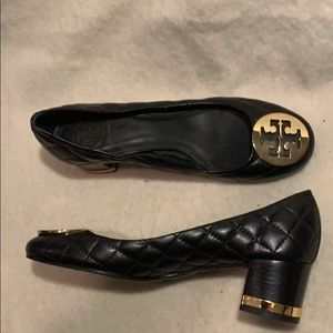 Tory Burch ‘Maggie' Quilted Pump in Black and Gold